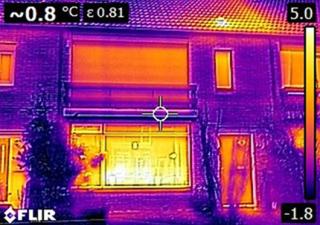 ter illustratie een voorbeeld van een warmtescan met infraroodcamera